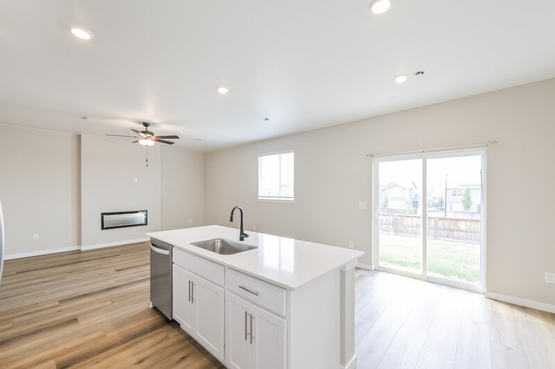 2,950/Mo, 9389 Telluride Court Commerce City, CO 80022 Kitchen View 2