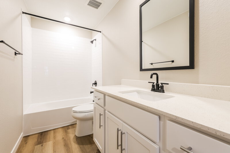 2,950/Mo, 17909 E 93rd Pl Commerce City, CO 80022 Bathroom View