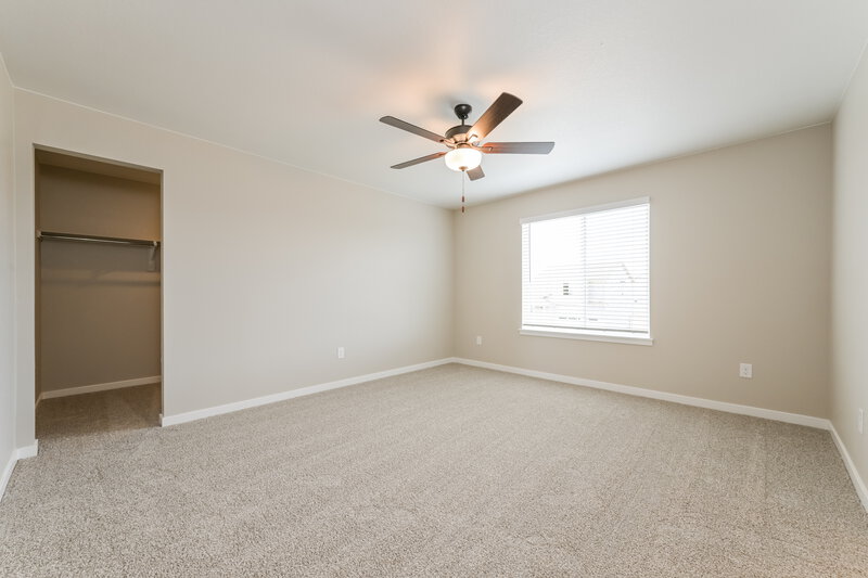 2,900/Mo, 17833 E 94th Pl Commerce City, CO 80022 Main Bedroom View