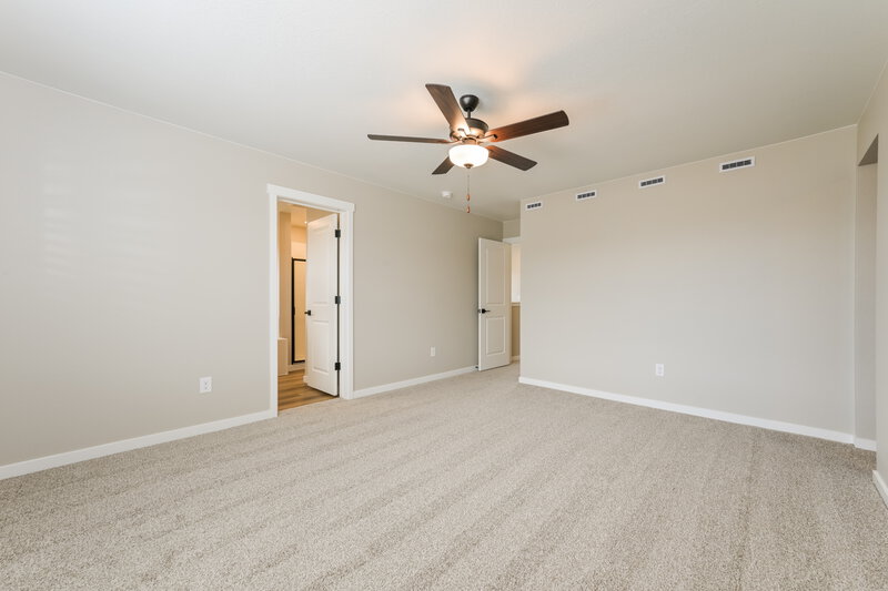 2,900/Mo, 17833 E 94th Pl Commerce City, CO 80022 Main Bedroom View 2
