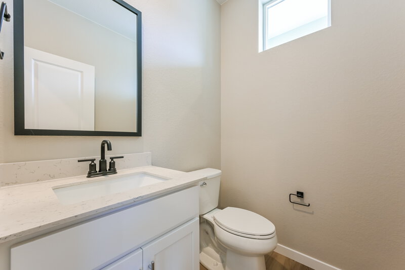 2,900/Mo, 17833 E 94th Pl Commerce City, CO 80022 Bathroom View