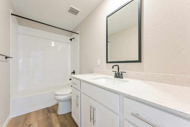 2,900/Mo, 17833 E 94th Pl Commerce City, CO 80022 Bathroom View 2