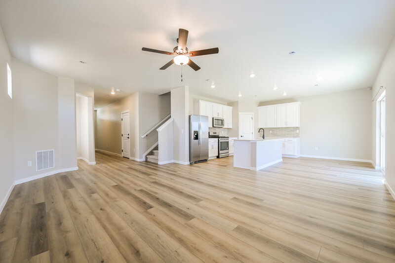 3,340/Mo, 17946 E 94th Ave Commerce City, CO 80022 Living Room View