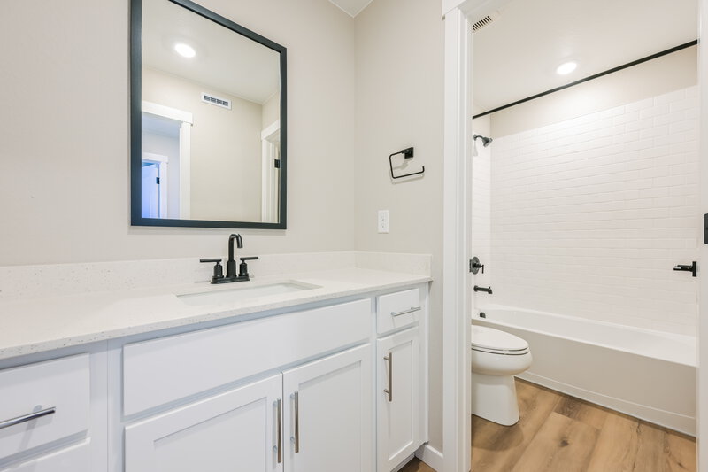 3,340/Mo, 17946 E 94th Ave Commerce City, CO 80022 Bathroom View
