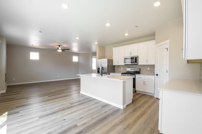 3,180/Mo, 17942 E 94th Place Commerce City, CO 80022 Misc View 3