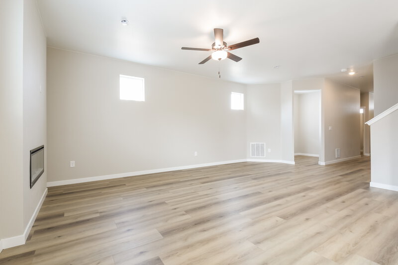 3,150/Mo, 17880 E 94th Ave Commerce City, CO 80022 Living Room View