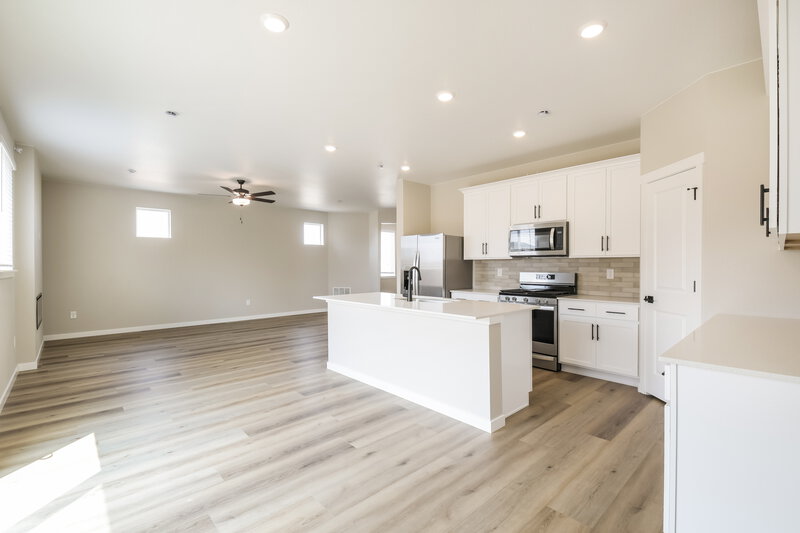 3,150/Mo, 17880 E 94th Ave Commerce City, CO 80022 Dining Room View