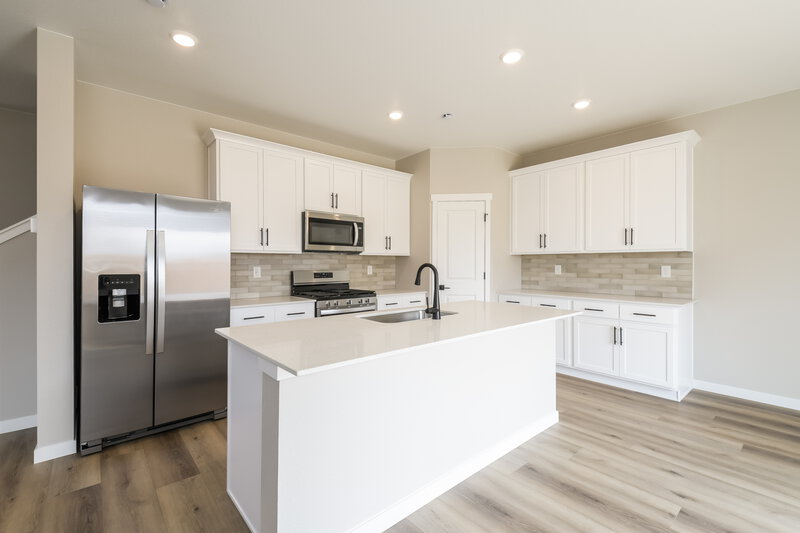 3,150/Mo, 17880 E 94th Ave Commerce City, CO 80022 Kitchen View
