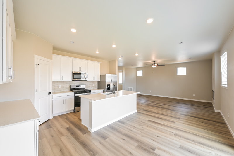 3,150/Mo, 17899 E 93rd Pl Commerce City, CO 80022 Dining Room View