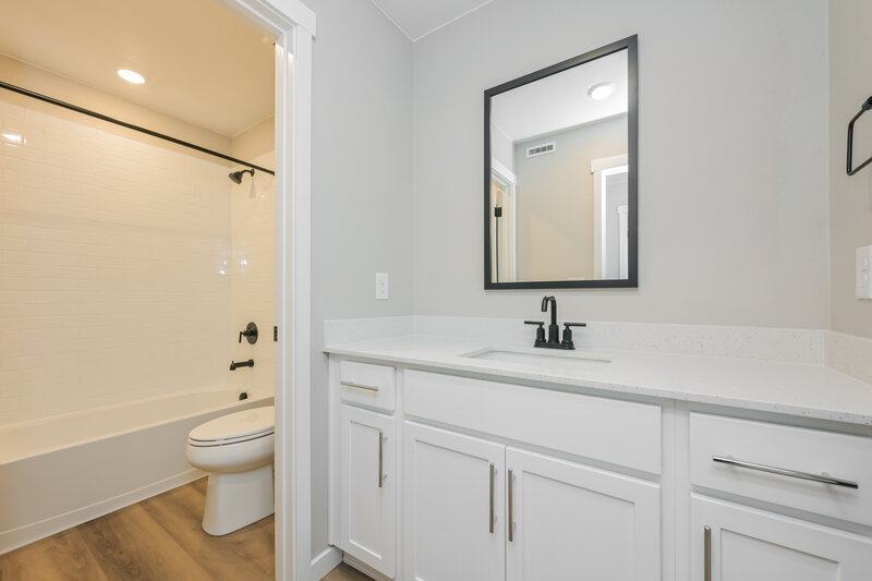 3,150/Mo, 17899 E 93rd Pl Commerce City, CO 80022 Bathroom View