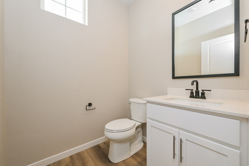 3,150/Mo, 17899 E 93rd Pl Commerce City, CO 80022 Bathroom View 2