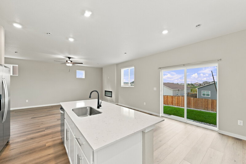 3,340/Mo, 17803 E 94th Pl Commerce City, CO 80022 Kitchen View 2