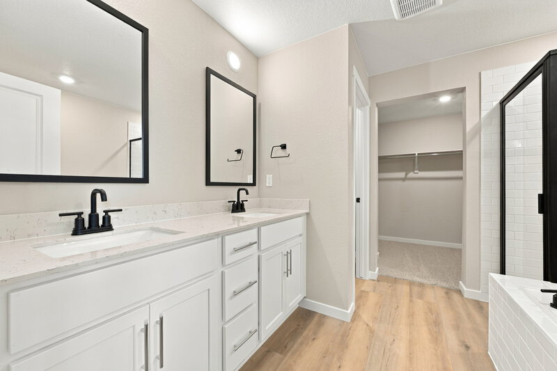 3,340/Mo, 17803 E 94th Pl Commerce City, CO 80022 Primary Bathroom View