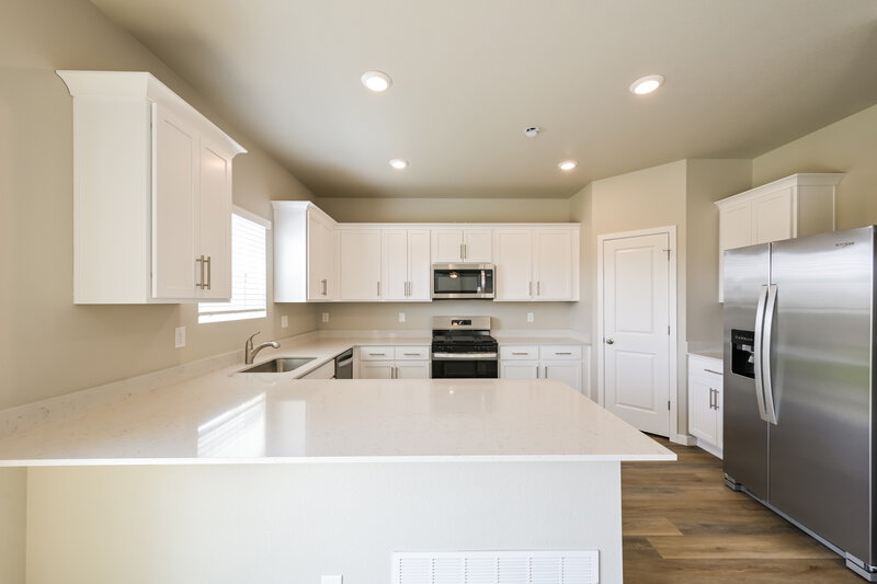 2,690/Mo, 2210 Christina St Fort Lupton, CO 80621 Kitchen View