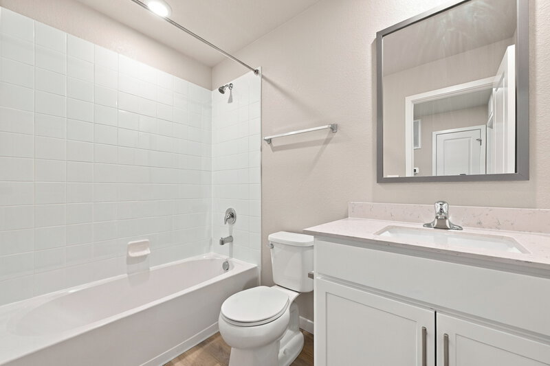 2,690/Mo, 943 Gianna Ave Fort Lupton, CO 80621 Bathroom View