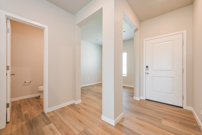 2,800/Mo, 2190 Christina St Fort Lupton, CO 80621 Hallway View