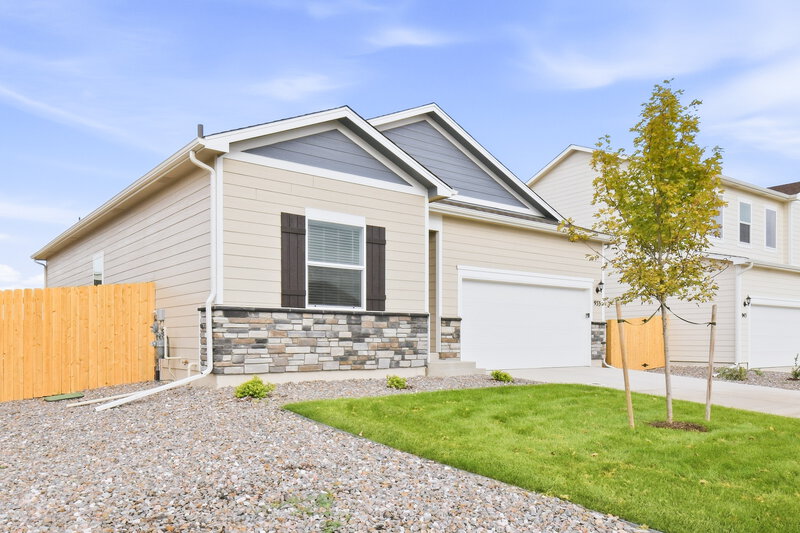 2,800/Mo, 933 Gianna Ave Fort Lupton, CO 80621 Front View