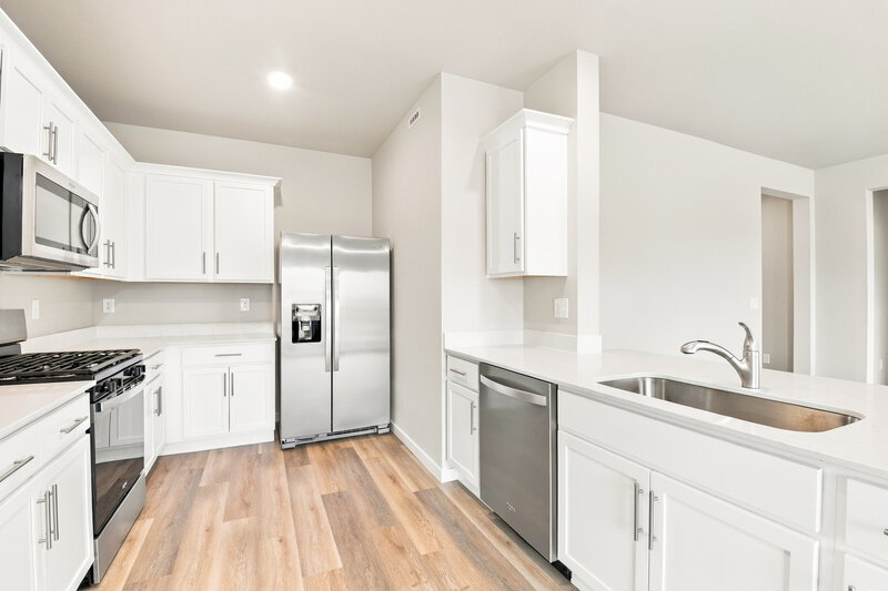 2,800/Mo, 933 Gianna Ave Fort Lupton, CO 80621 Kitchen View