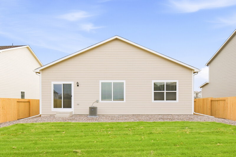 2,800/Mo, 933 Gianna Ave Fort Lupton, CO 80621 Rear View