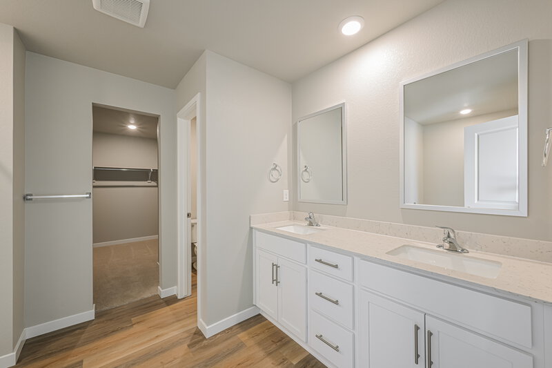 3,045/Mo, 2180 Christina St Fort Lupton, CO 80621 Main Bathroom View
