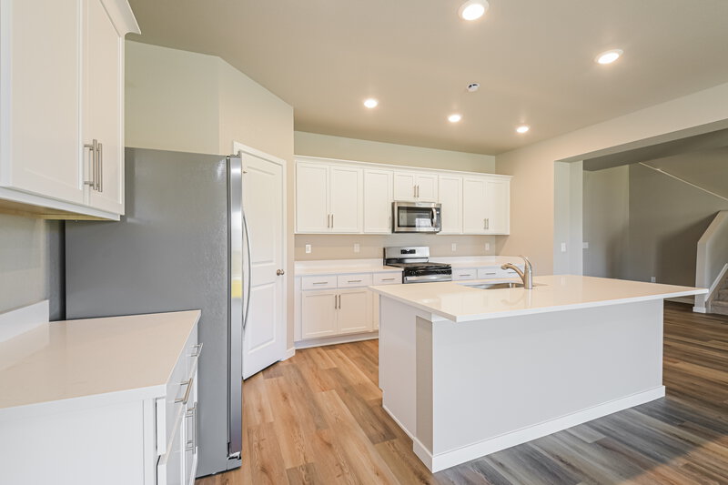 3,090/Mo, 923 Gianna Ave Fort Lupton, CO 80621 Kitchen View