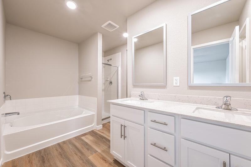 2,735/Mo, 7404 Poudre St Frederick, CO 80530 Main Bathroom View