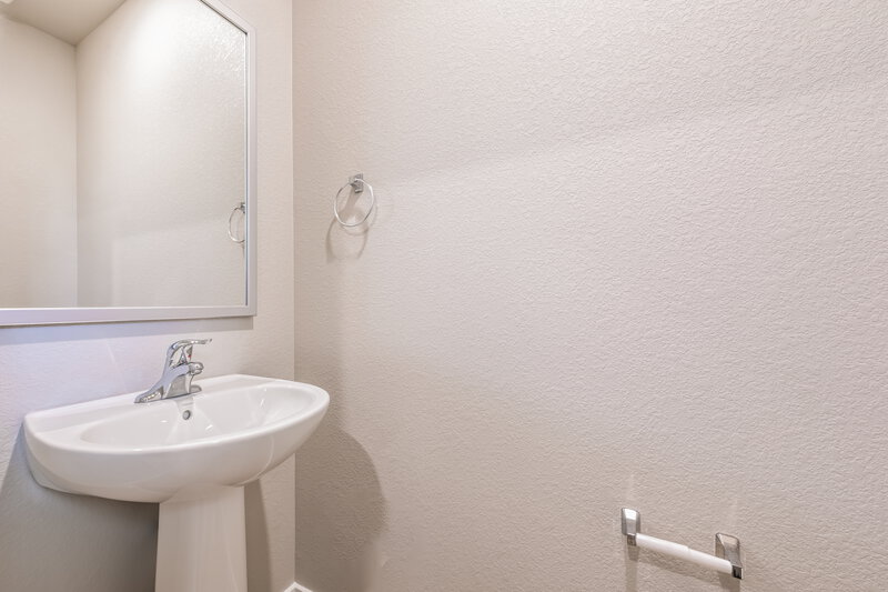 2,735/Mo, 7404 Poudre St Frederick, CO 80530 Bathroom View