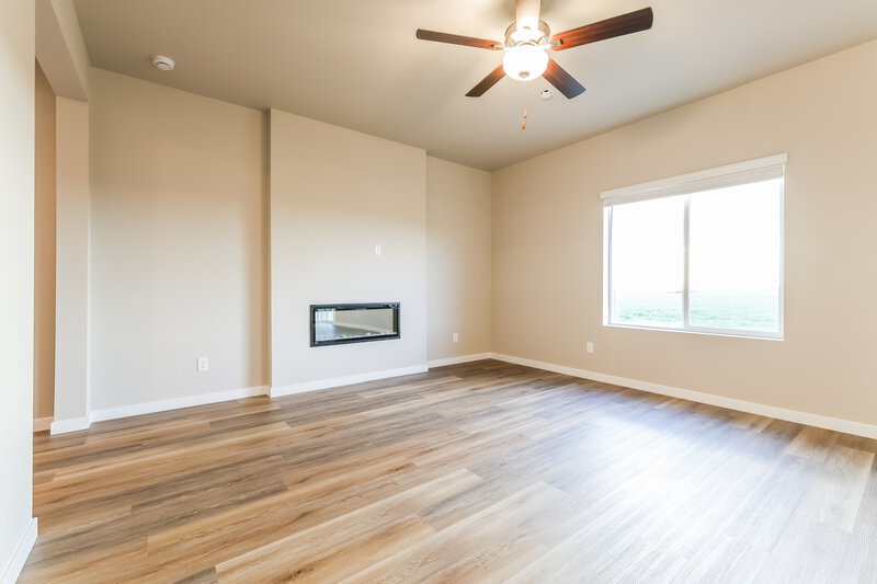 2,865/Mo, 7324 Crystal Ave Frederick, CO 80530 Living Room View 2