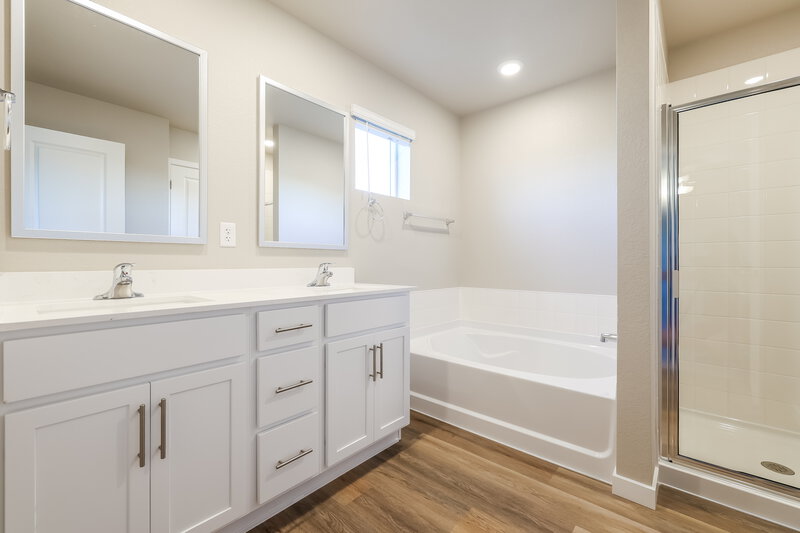 2,865/Mo, 7324 Crystal Ave Frederick, CO 80530 Main Bathroom View