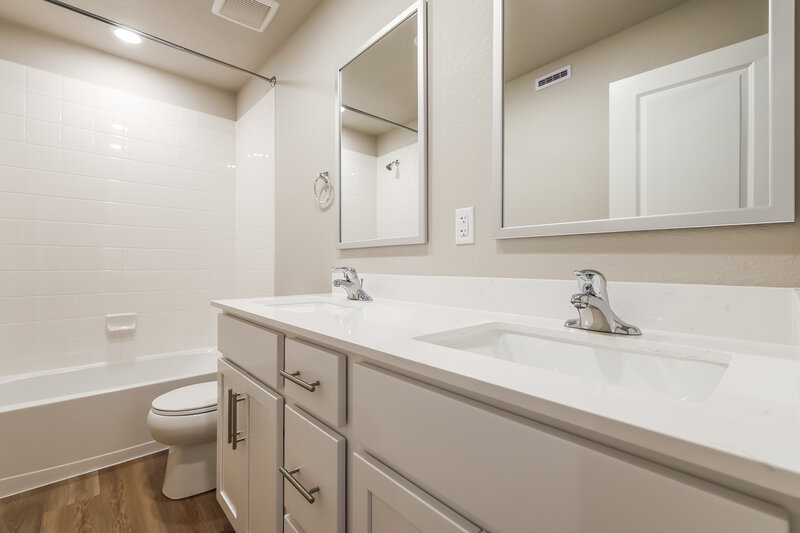 2,865/Mo, 7324 Crystal Ave Frederick, CO 80530 Bathroom View