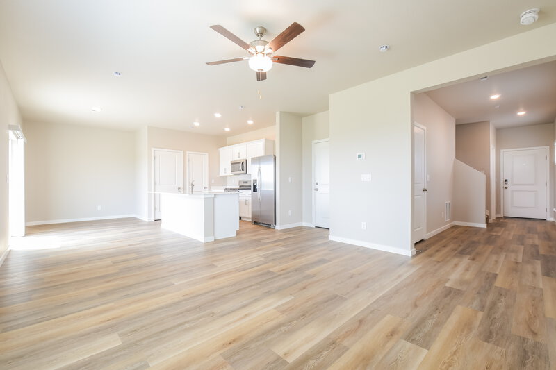 2,895/Mo, 7316 Crystal Ave Frederick, CO 80530 Living Room View 3