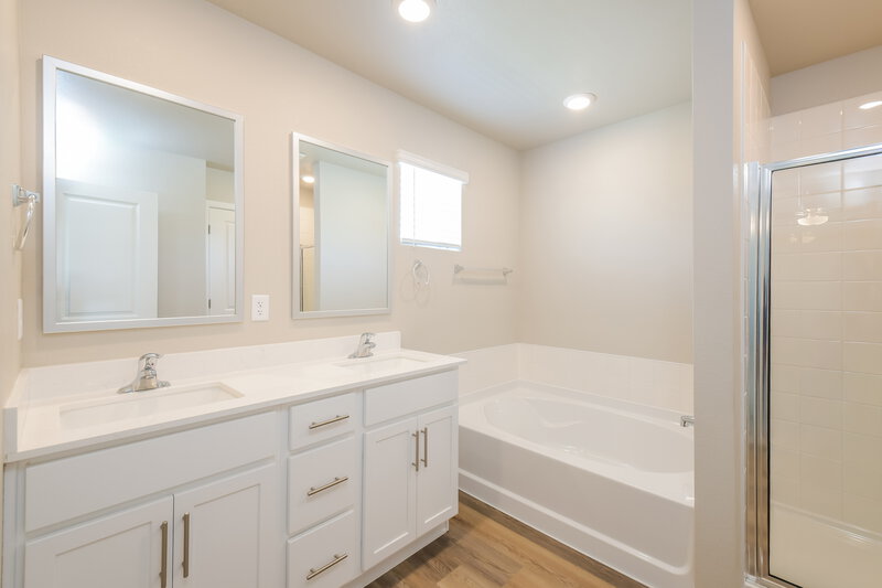 2,895/Mo, 7316 Crystal Ave Frederick, CO 80530 Main Bathroom View