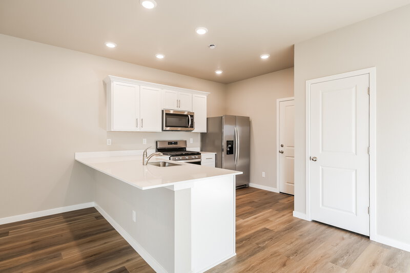 2,990/Mo, 7320 Crystal Ave Frederick, CO 80530 Kitchen View