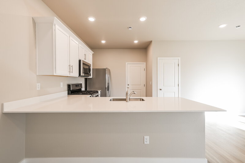 2,990/Mo, 7320 Crystal Ave Frederick, CO 80530 Kitchen View 2