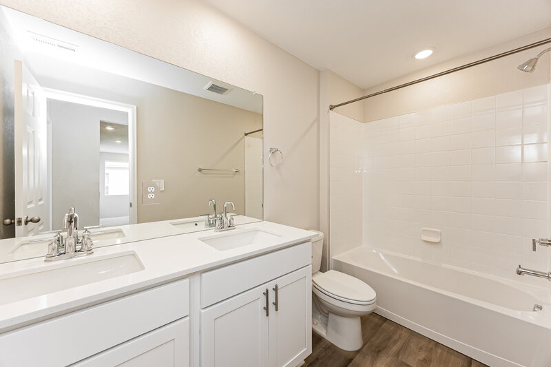 2,570/Mo, 11451 Lake Trout Dr Colorado Springs, CO 80925 Bathroom View