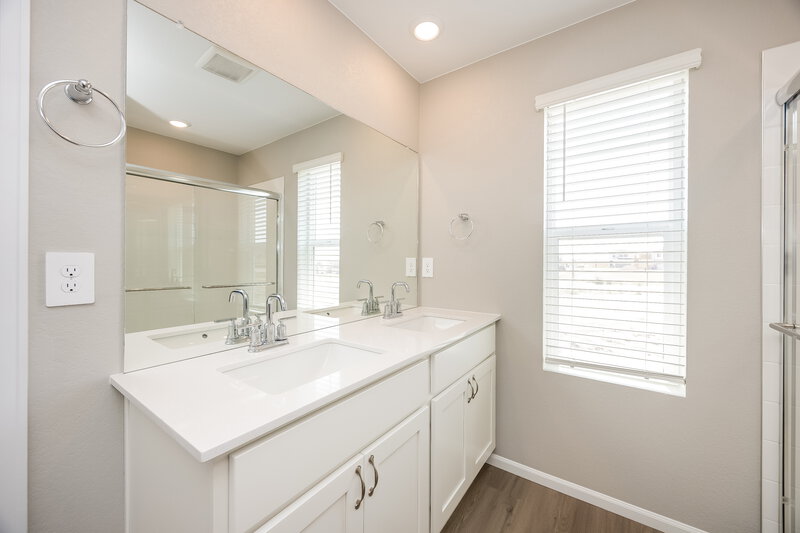 2,625/Mo, 11481 Lake Trout Dr Colorado Springs, CO 80925 Main Bathroom View