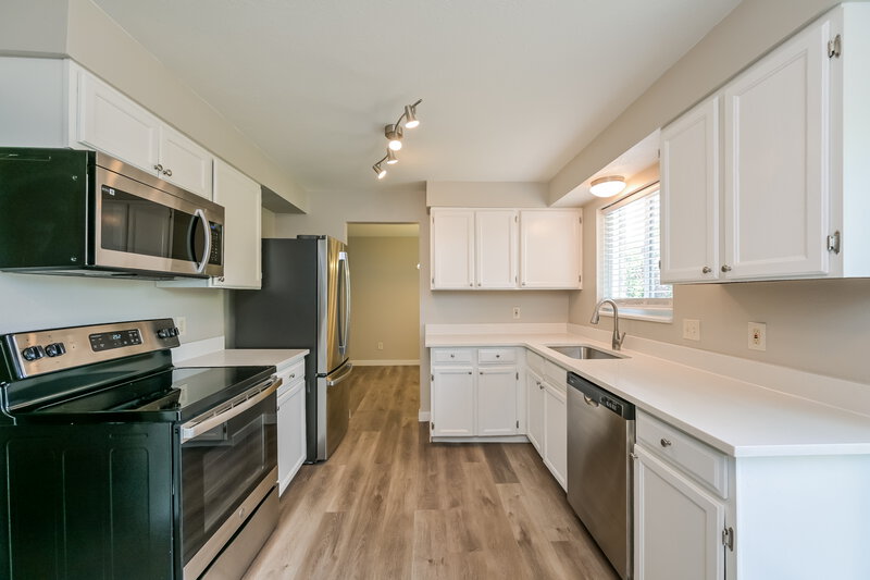 2,905/Mo, 1594 S Dawson St Aurora, CO 80012 Kitchen View