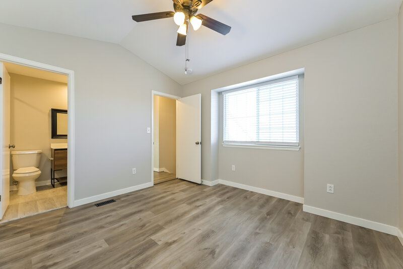 3,175/Mo, 981 Conifer Ct Highlands Ranch, CO 80126 Main Bedroom View