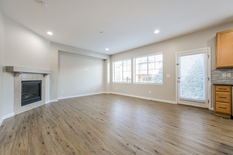 2,980/Mo, 14937 Melco Ave Parker, CO 80134 Living Room View