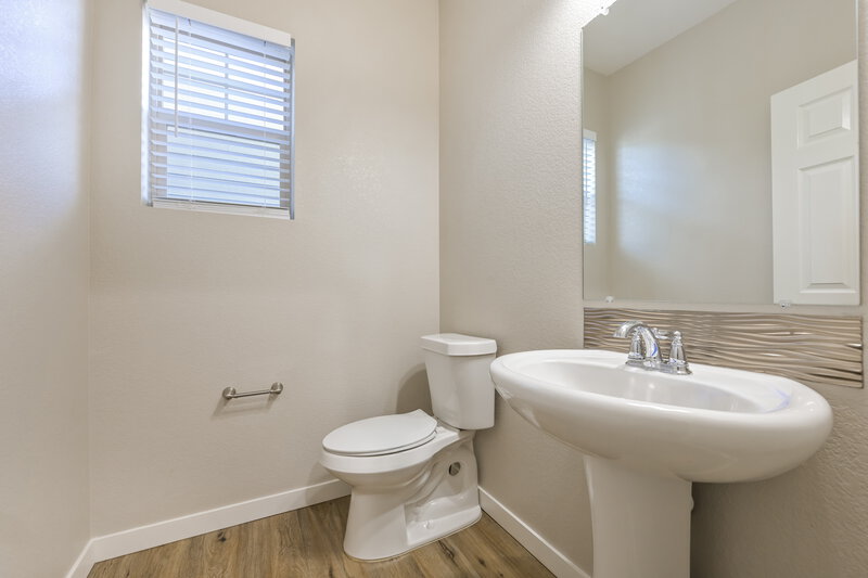 2,980/Mo, 14937 Melco Ave Parker, CO 80134 Bathroom View 2