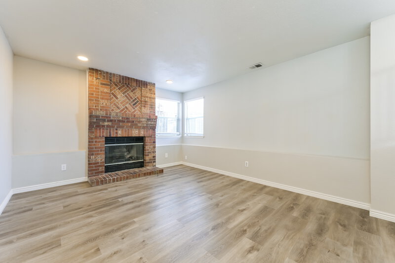 2,760/Mo, 7693 Halleys Dr Littleton, CO 80125 Living Room View