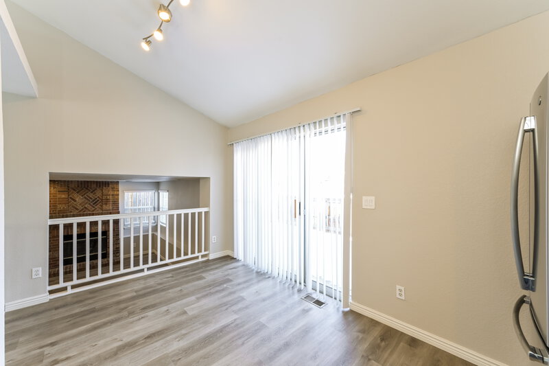 2,760/Mo, 7693 Halleys Dr Littleton, CO 80125 Dining Room View