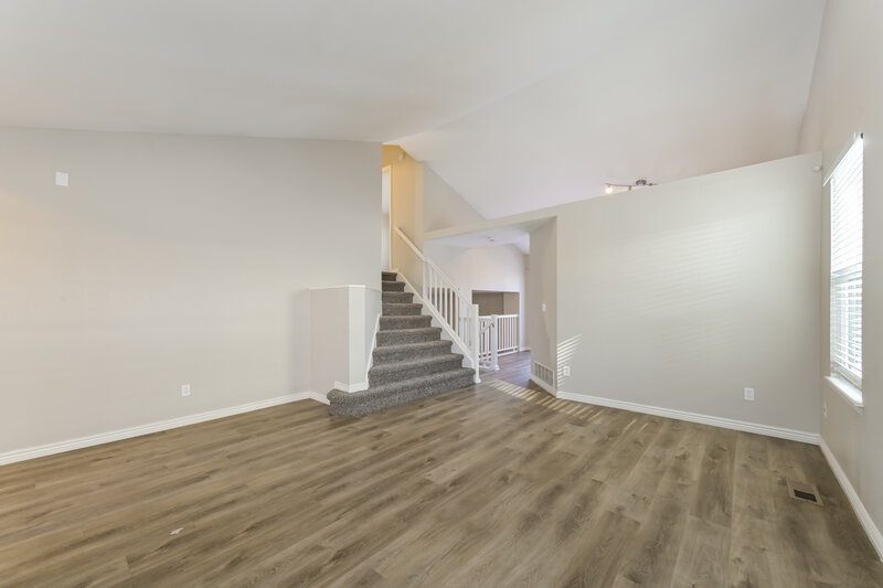 2,760/Mo, 7693 Halleys Dr Littleton, CO 80125 Family Room View