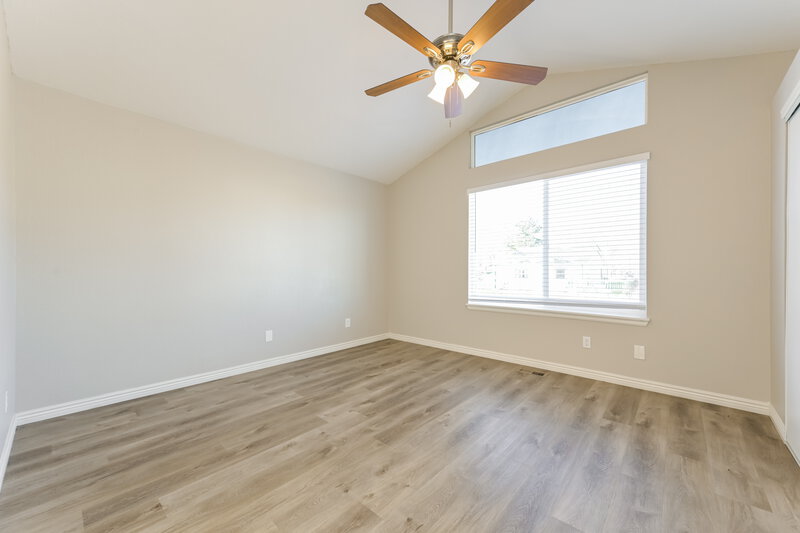 2,760/Mo, 7693 Halleys Dr Littleton, CO 80125 Main Bedroom View