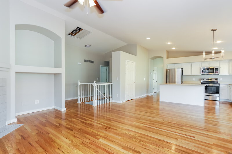 2,960/Mo, 4938 Dillon St Denver, CO 80239 Dining Room View 2