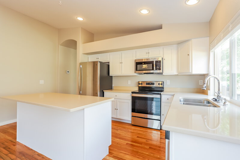 2,960/Mo, 4938 Dillon St Denver, CO 80239 Kitchen View