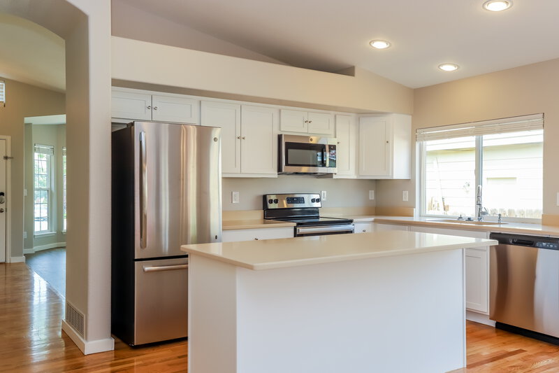 2,960/Mo, 4938 Dillon St Denver, CO 80239 Kitchen View 2