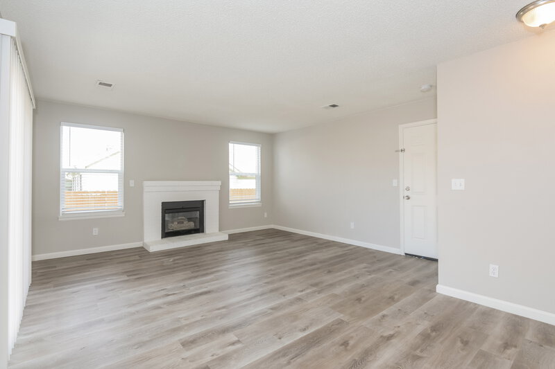 0/Mo, 9659 Gilpin St Thornton, CO 80229 Living Room View 2