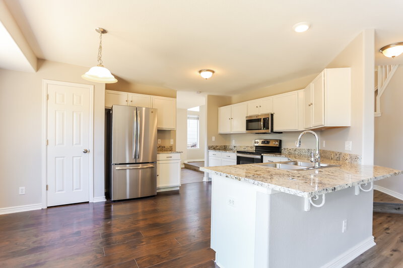3,115/Mo, 196 Hampstead Ave Castle Rock, CO 80104 Kitchen View 2