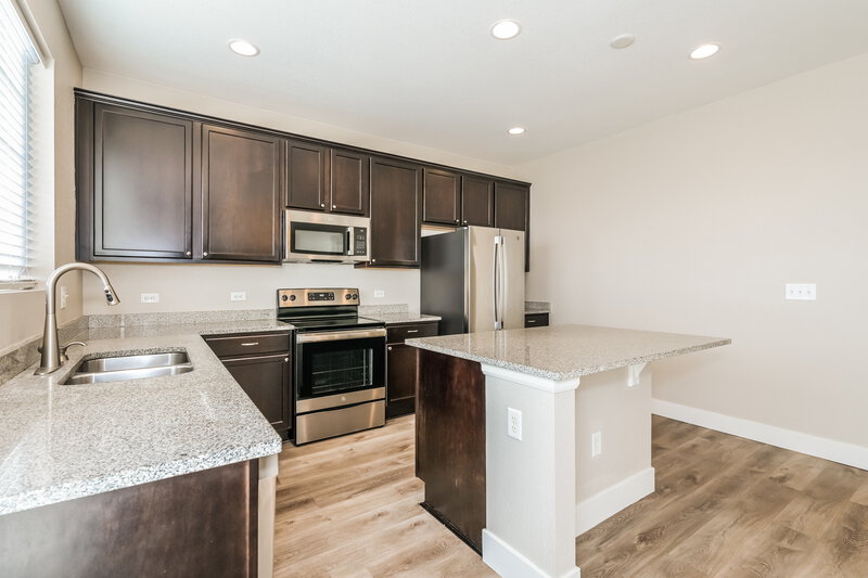 3,295/Mo, 7330 S Old Hammer Way Aurora, CO 80016 Kitchen View